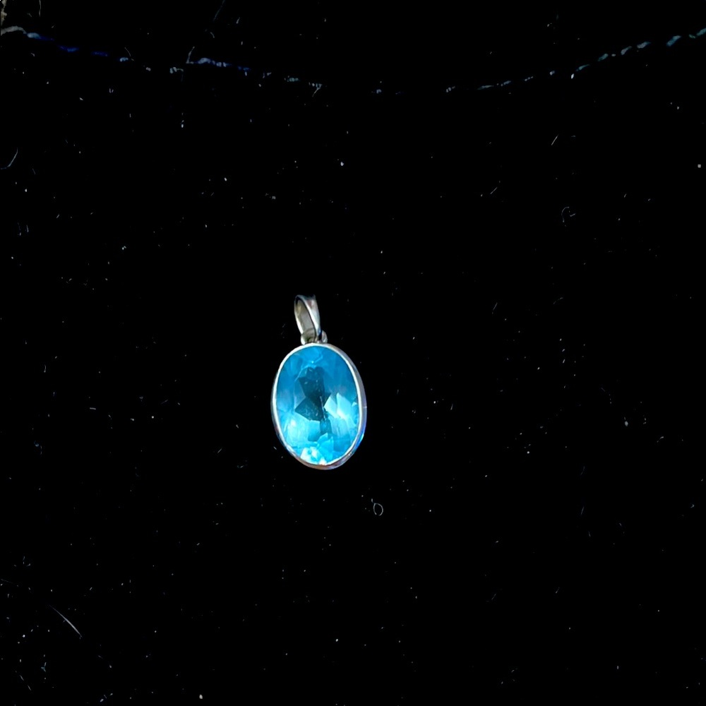 Elegant Blue Gemstone Pendant Blue Topaz